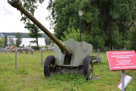 85-миллиметровая пушка Д-44 в Парке Победы, город Череповец