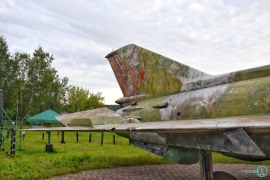 Самолёт МиГ-21 в Парке Победы, город Череповец
