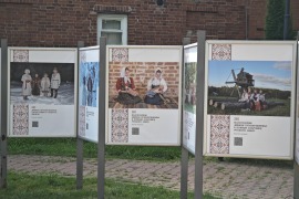Фотовыставка работ Костаса Асимиса «Сокровища традиционного костюма: записки путешественника», Череповец, Советский проспек, 30а.