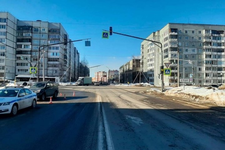 В Череповце на Годовикова сбили ребенка переходившего дорогу на красный сигнал светофора